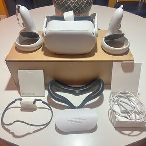 Oculus Quest 2 Standalone VR Headset - White and Black 128GB